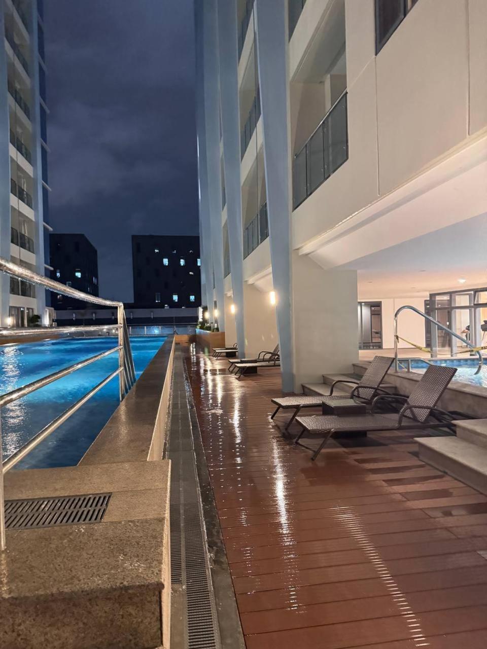 L Condotel Paranaque City Bagian luar foto