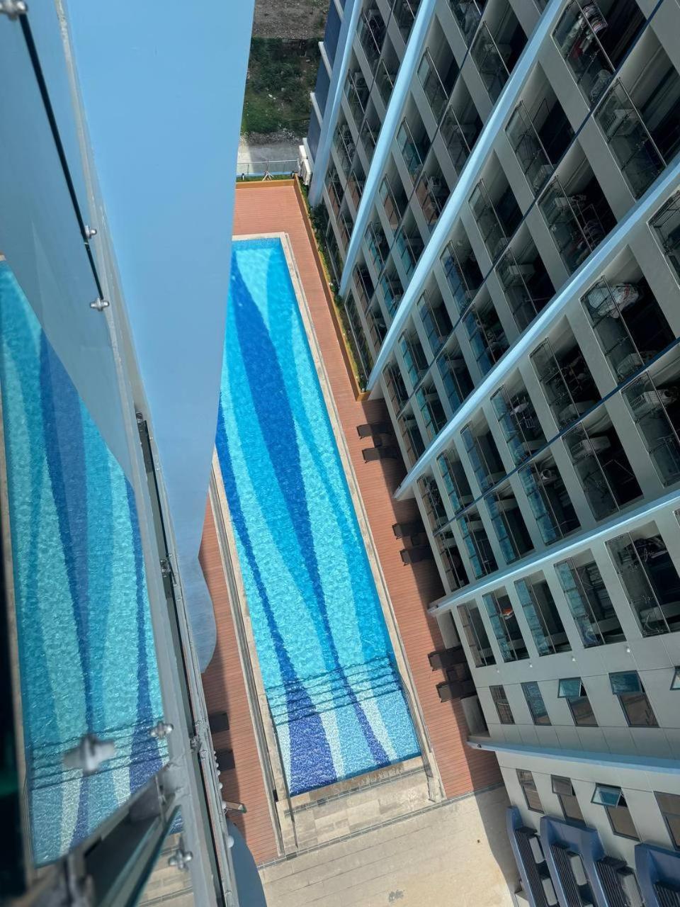 L Condotel Paranaque City Bagian luar foto
