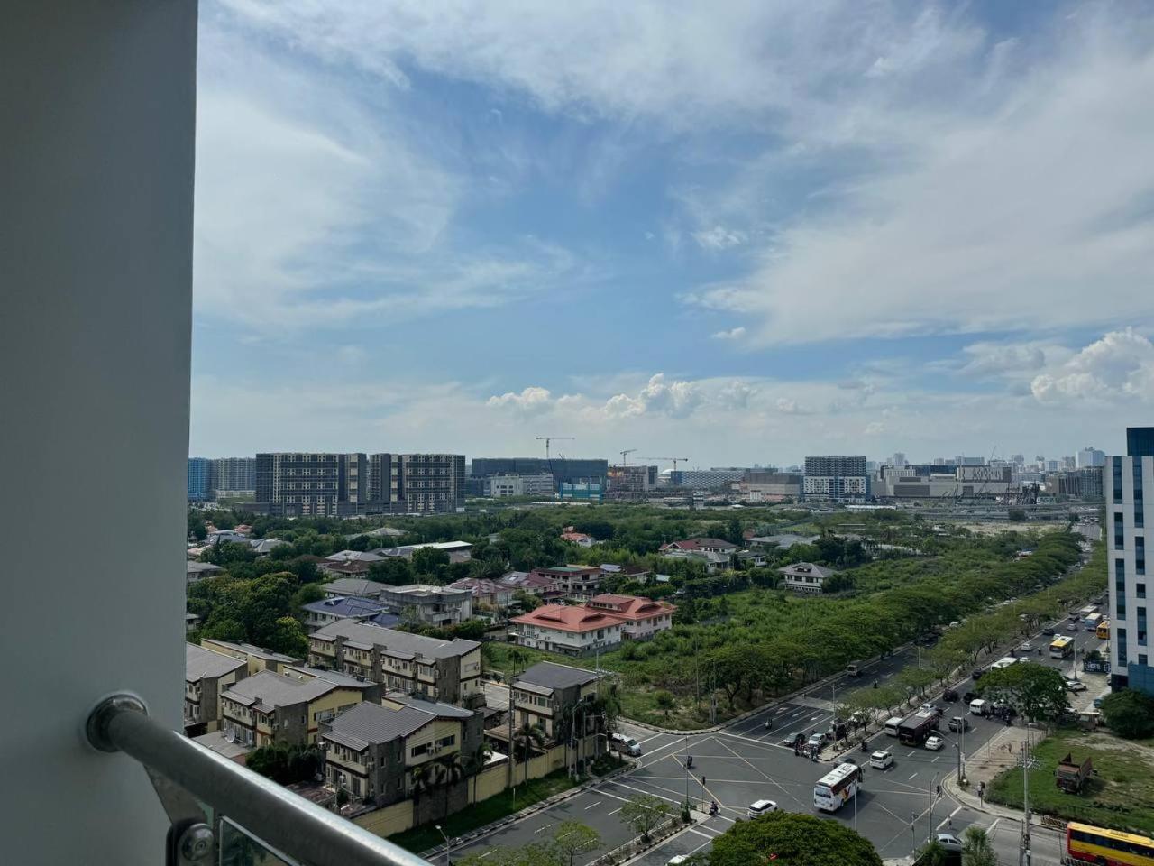 L Condotel Paranaque City Bagian luar foto