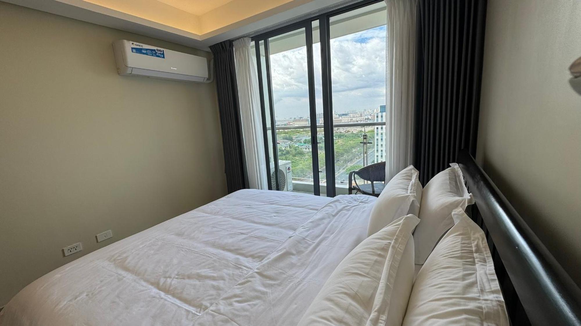 L Condotel Paranaque City Bagian luar foto