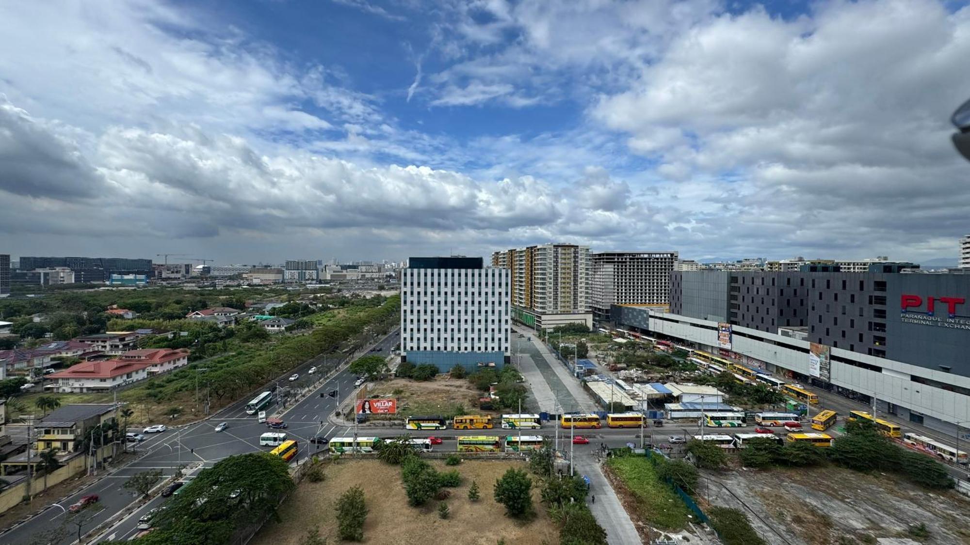 L Condotel Paranaque City Bagian luar foto